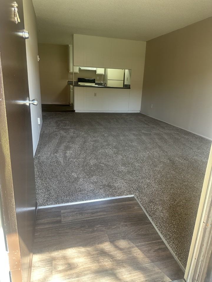 563 Broadway - Photo 3 of 5