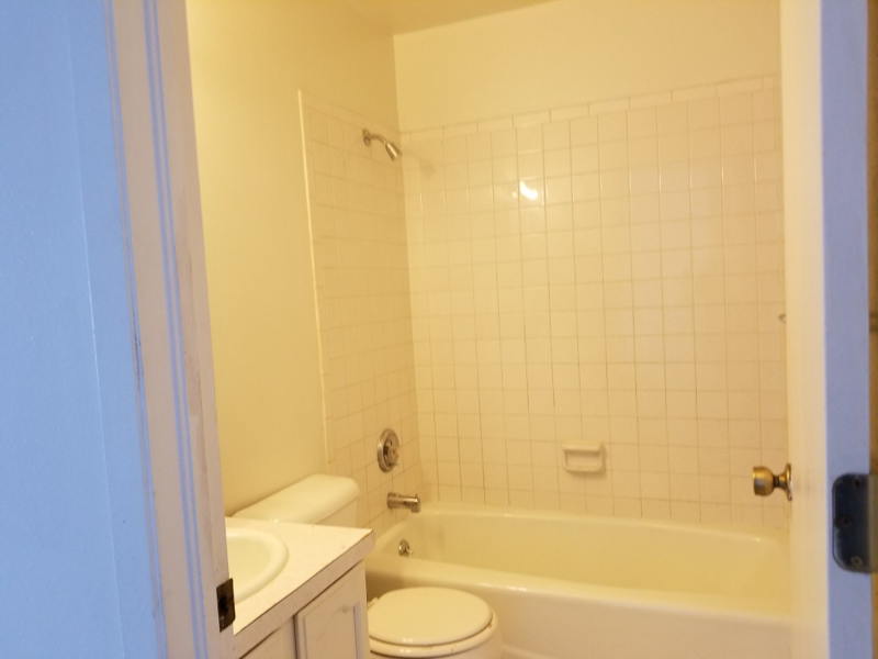 1021 S Wisconsin Ave #03 - Photo 6 of 8