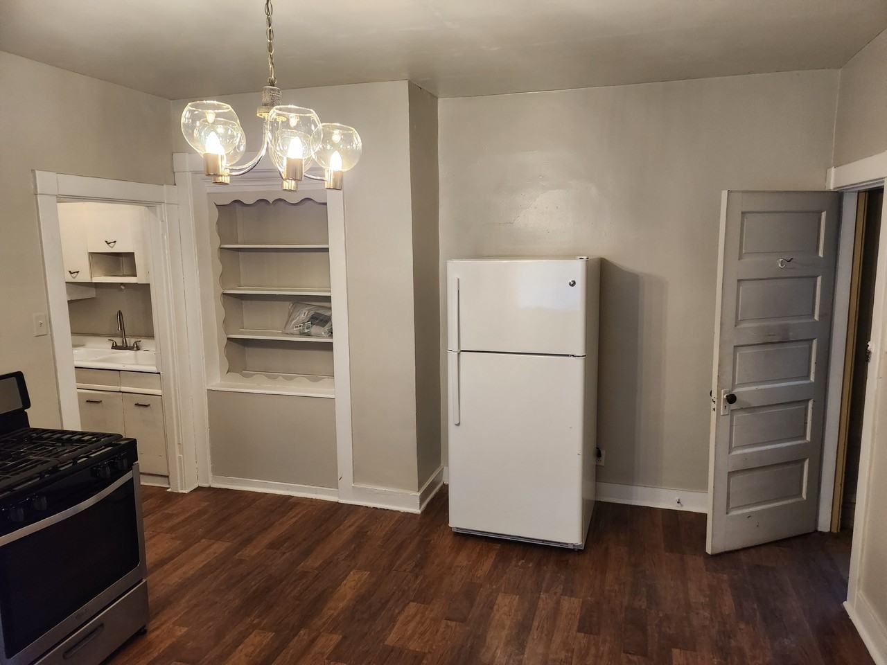 522 Center St - Photo 4 of 13