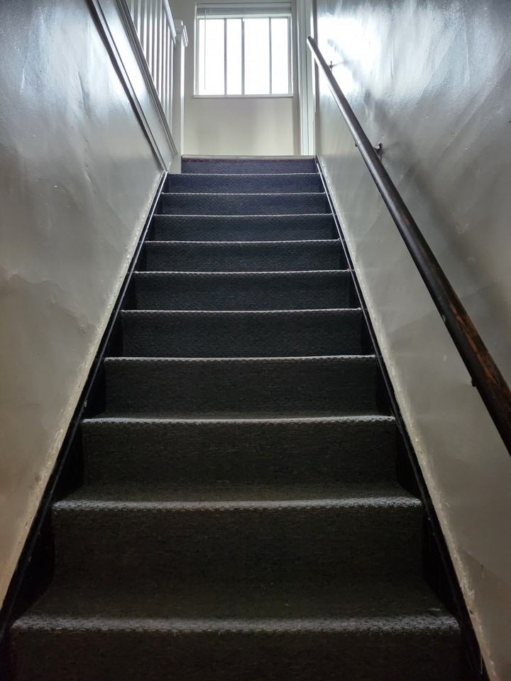 522 Center St - Photo 5 of 13