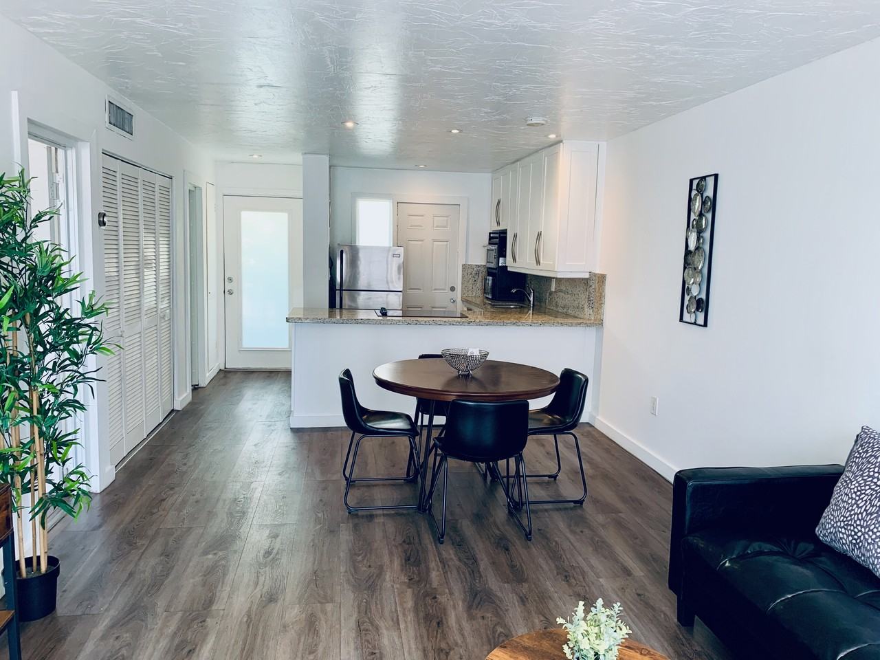 528 Meridian Ave #402 - Photo 3 of 20