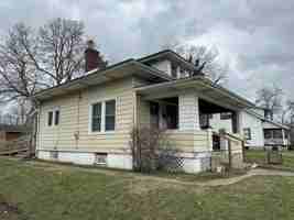 featured image of 1223 Calumet Ave