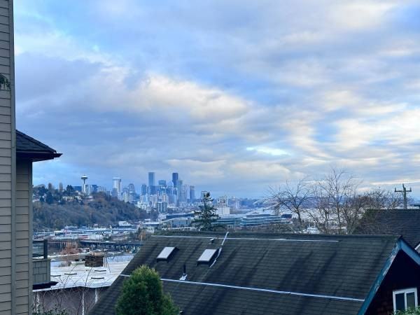 2012 Thorndyke Ave W #8 - Photo 3 of 20