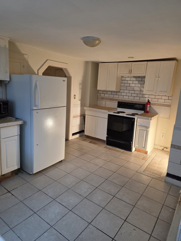 75 Ashland St #D - Photo 6 of 10