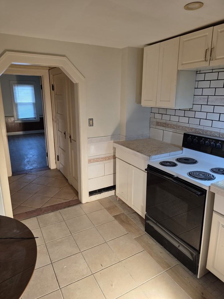 75 Ashland St #D - Photo 7 of 10