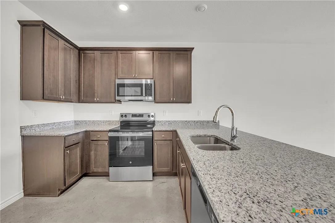 1238 Concord Dr #A - Photo 3 of 16