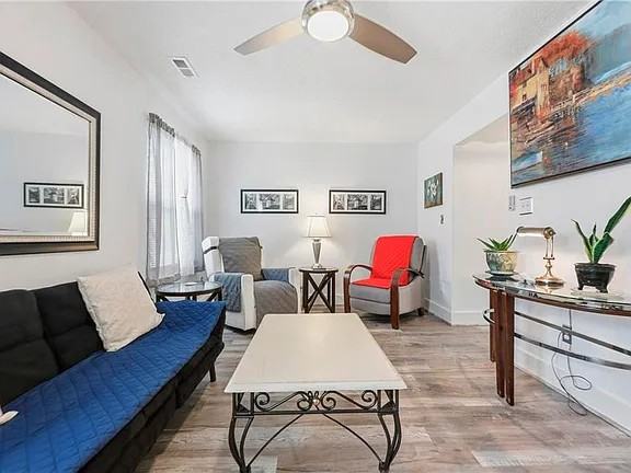 2104 Victoria Ct - Photo 7 of 16