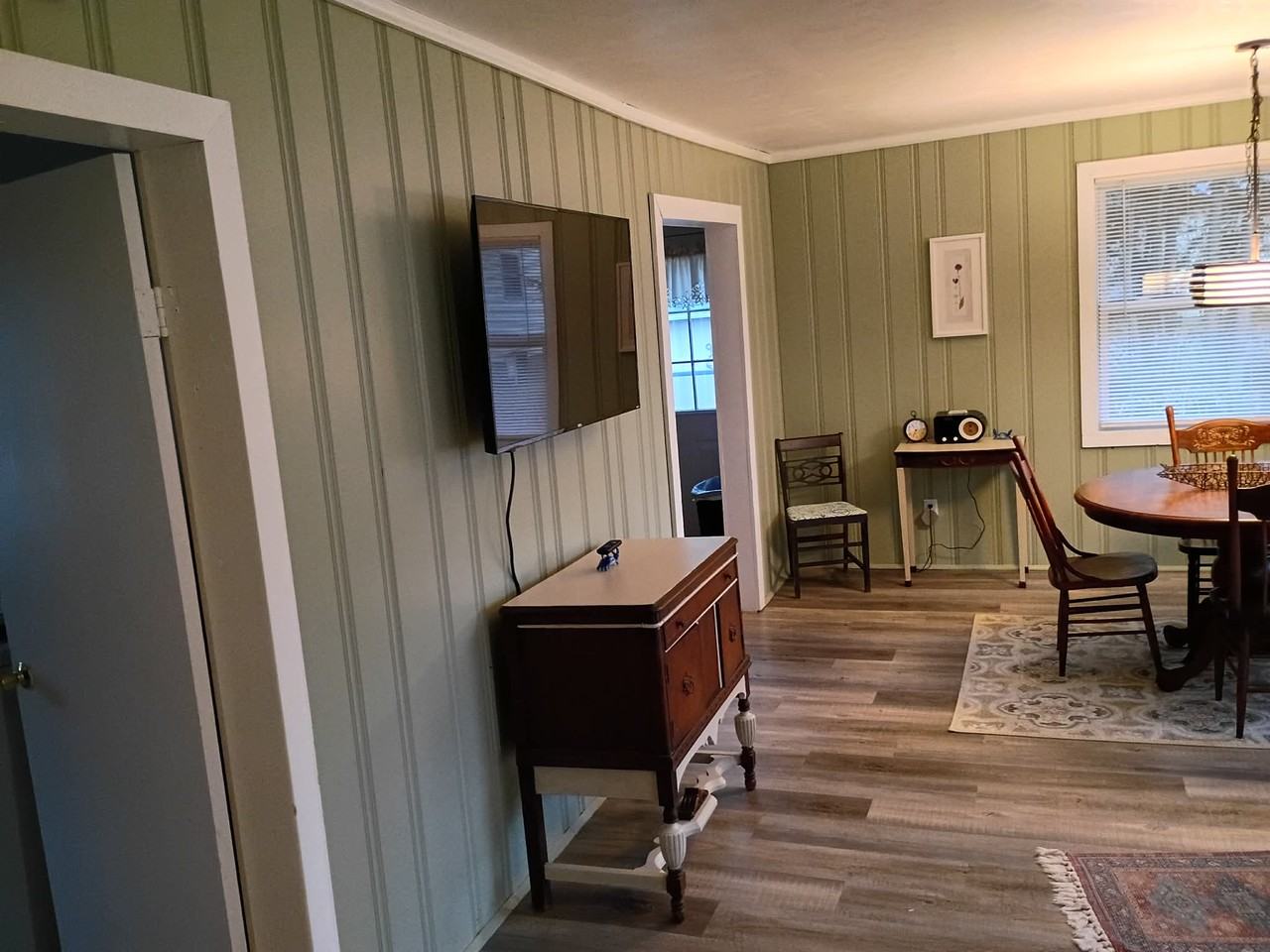 207 Walnut St - Photo 4 of 13