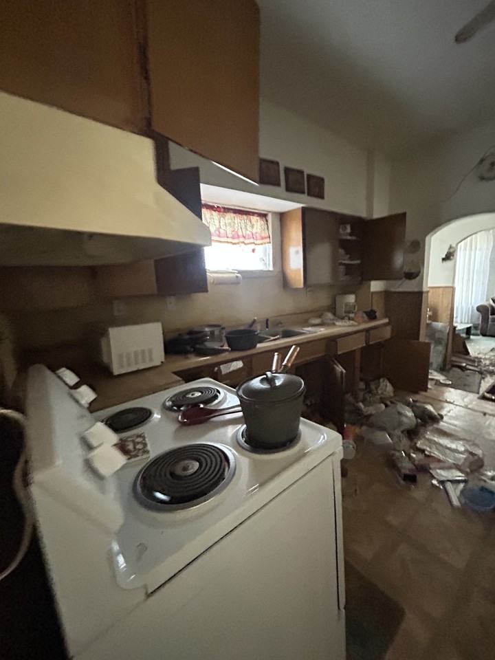 3100 Bond Aveeast - Photo 3 of 20