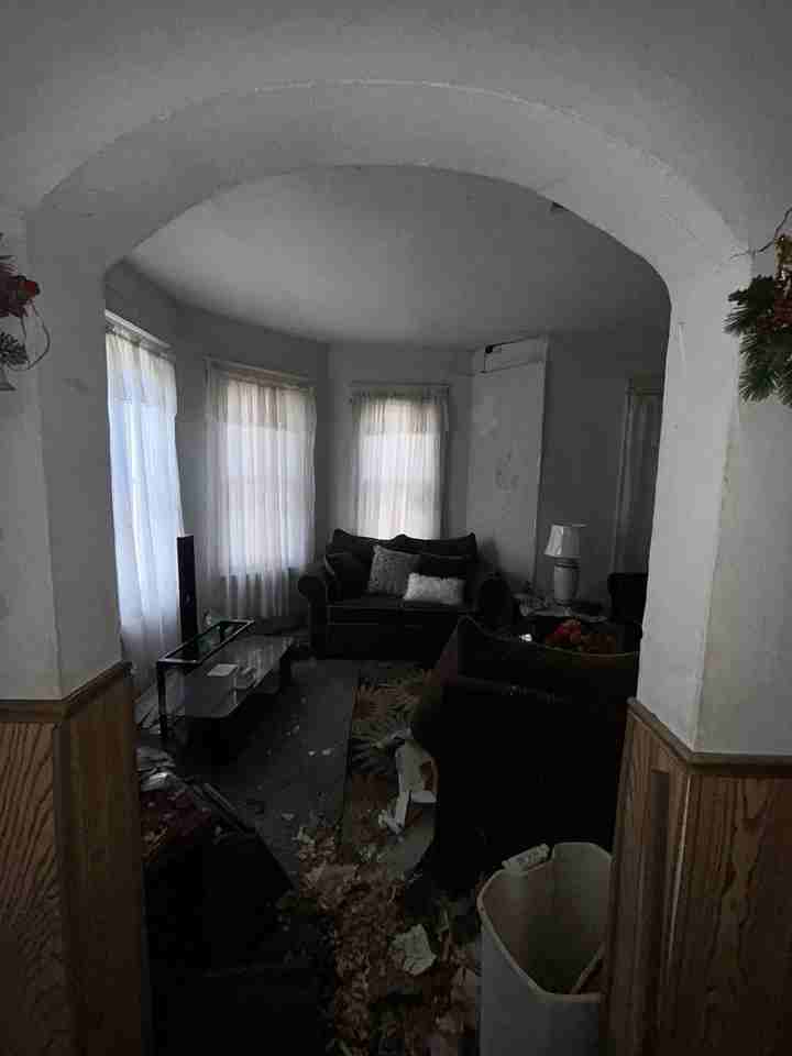 3100 Bond Aveeast - Photo 5 of 20