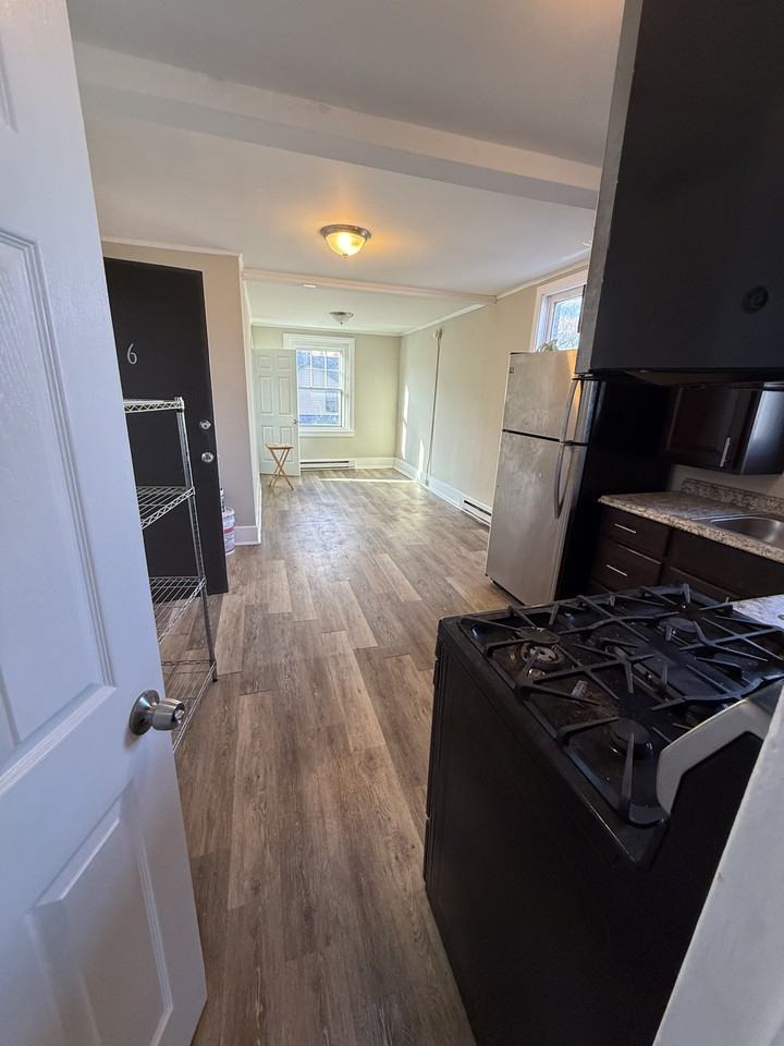 637 Northampton St #6 - Photo 2 of 6