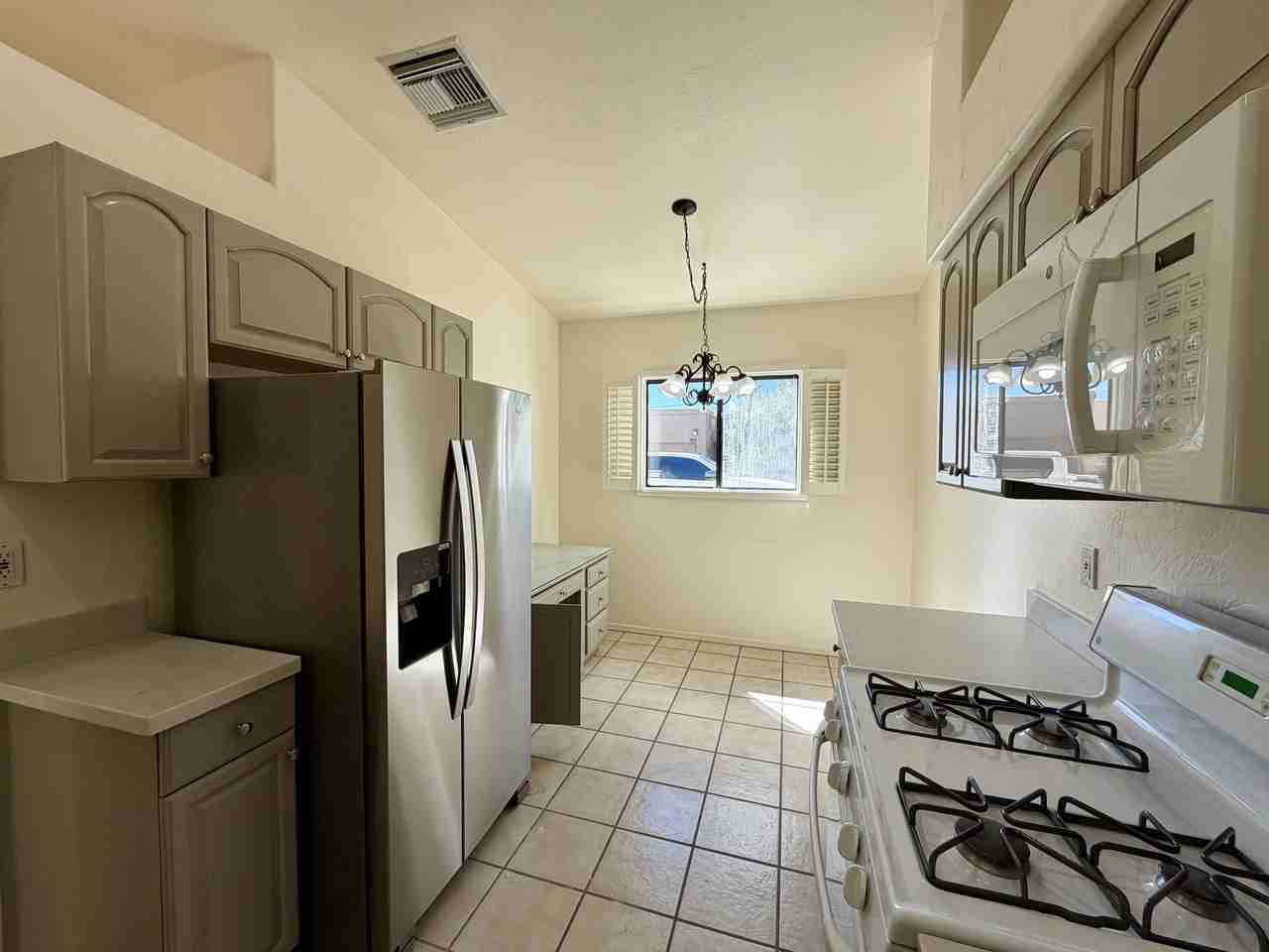 328 W Santa Barbara St - Photo 4 of 15