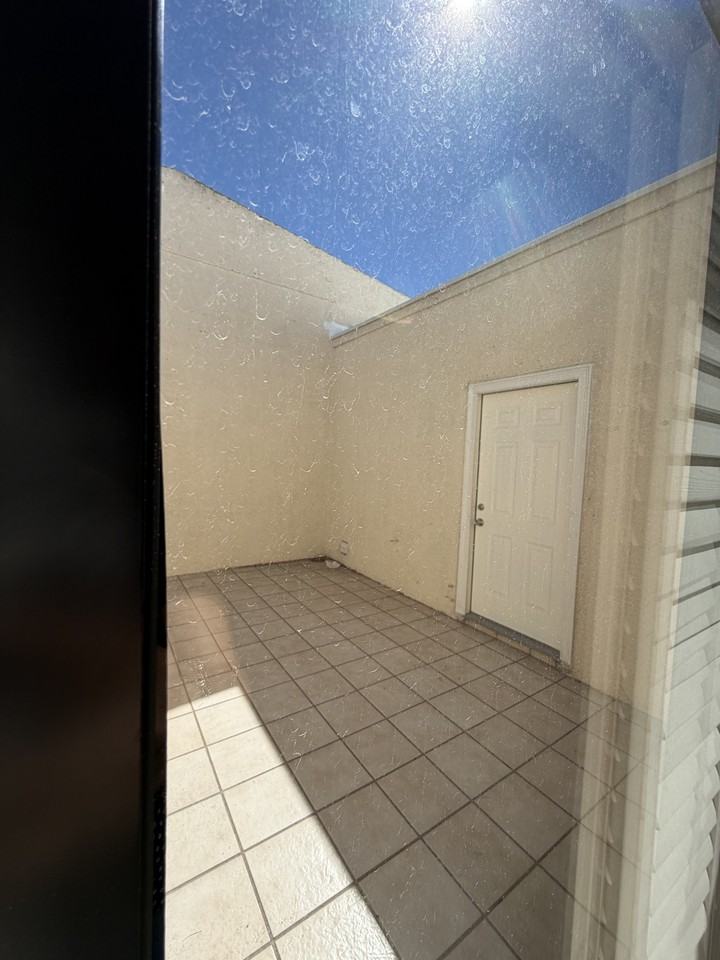 328 W Santa Barbara St - Photo 7 of 15