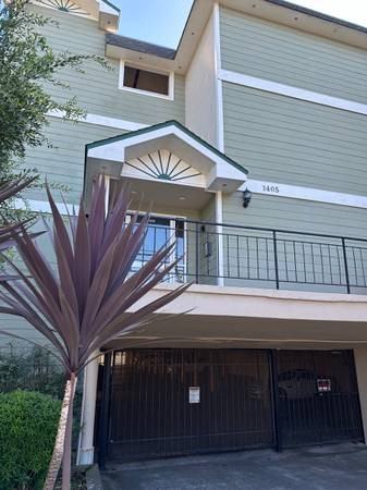 1405 Oak Grove Ave #303