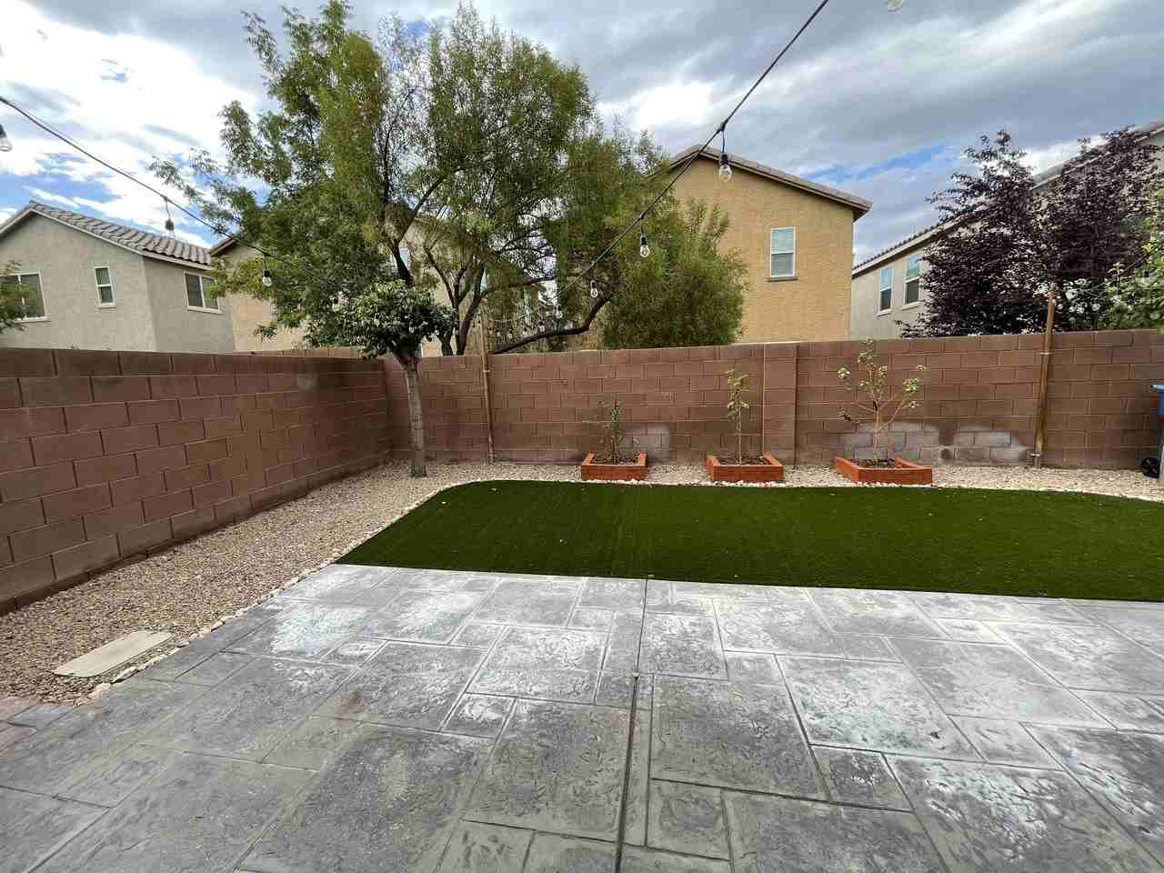 7468 Morisset Ave - Photo 7 of 20