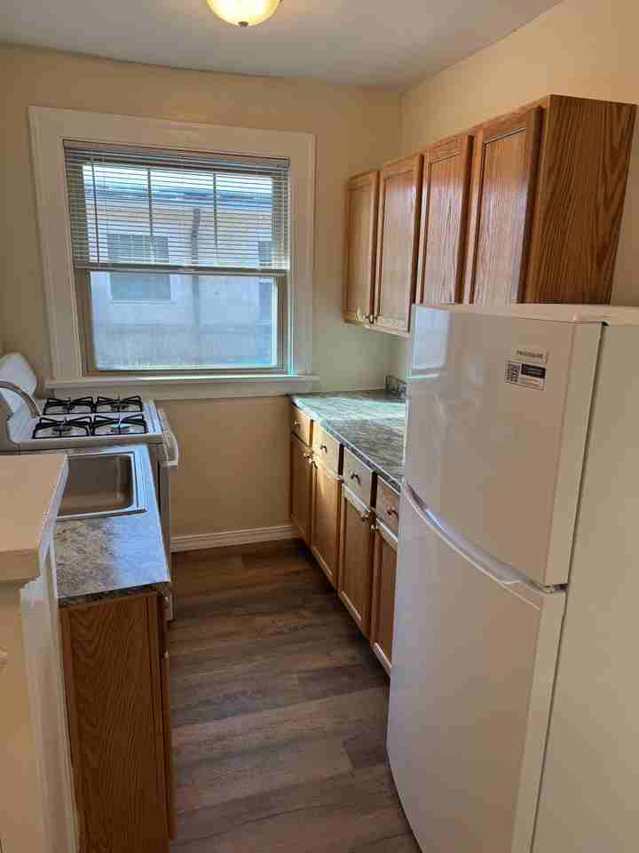 1720 Ashland Ave #11 - Photo 5 of 15