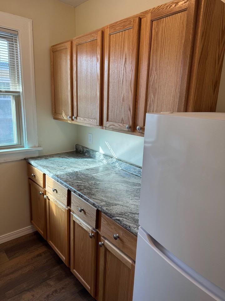 1720 Ashland Ave #11 - Photo 7 of 15