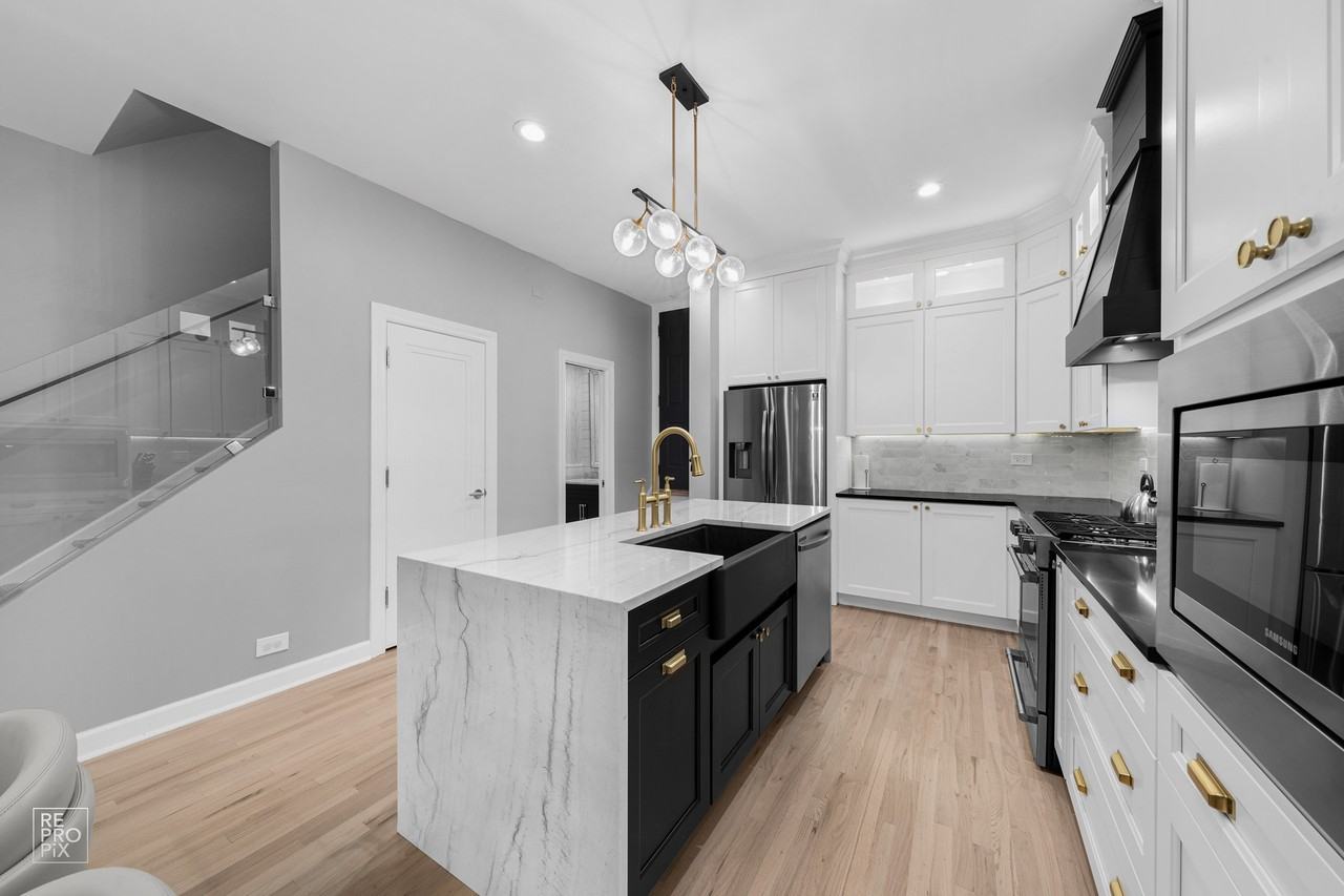 355 W Superior St #A - Photo 4 of 20