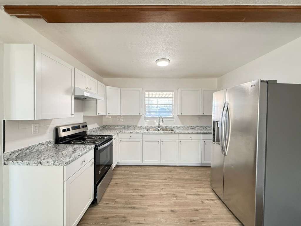 317 E Lindbergh Blvd - Photo 4 of 18