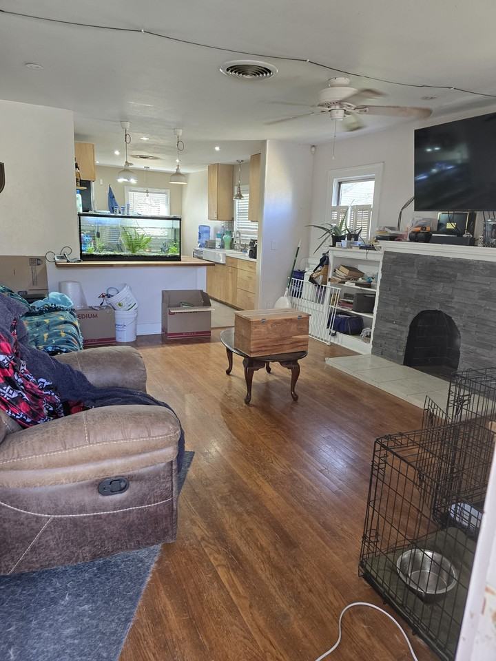 801 N D St - Photo 2 of 11