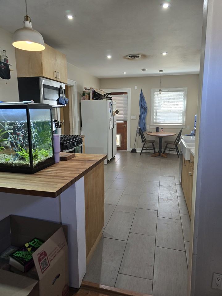 801 N D St - Photo 3 of 11