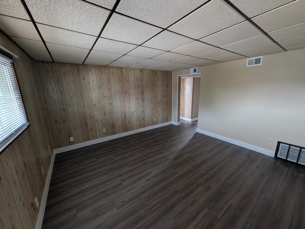 209 W Oak St #209-1 - Photo 2 of 10