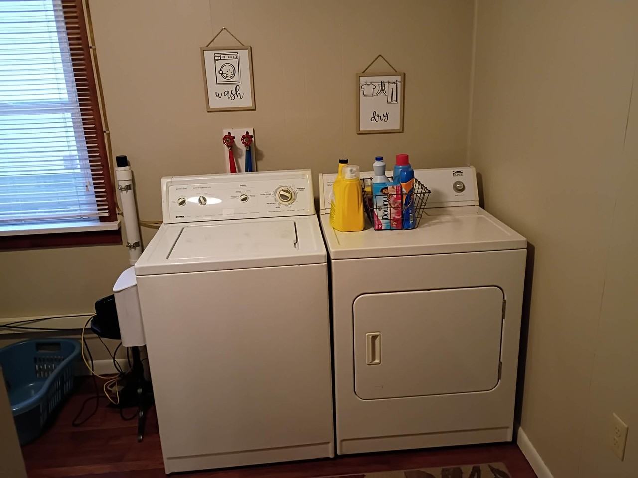 209 Walnut St - Photo 7 of 9