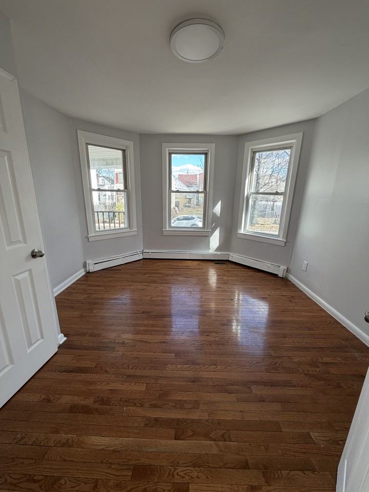 75 N 15th St #1 - Photo 2 of 6