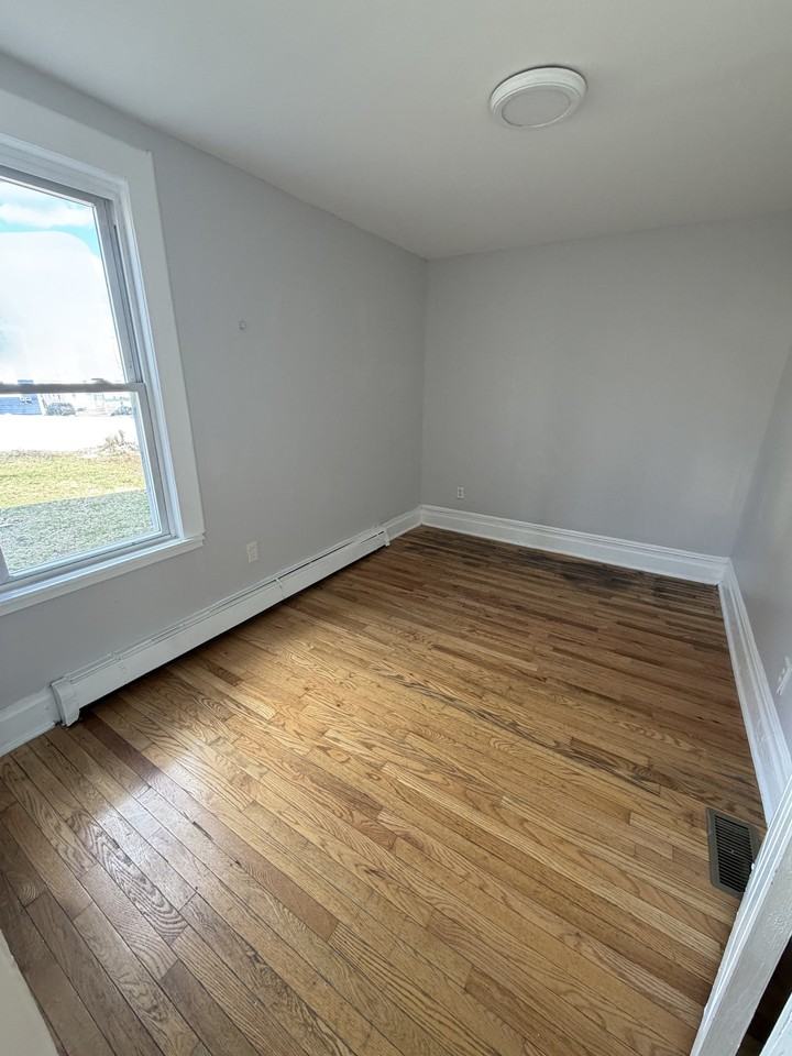 75 N 15th St #1 - Photo 4 of 6