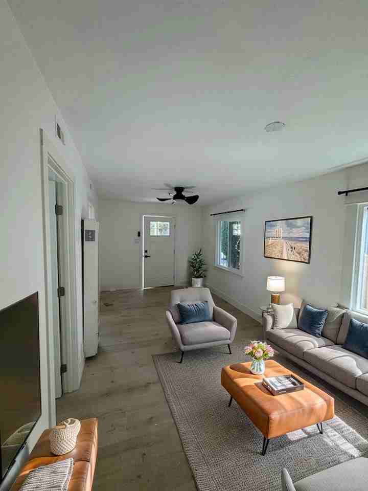 605 N Claudina St - Photo 2 of 9