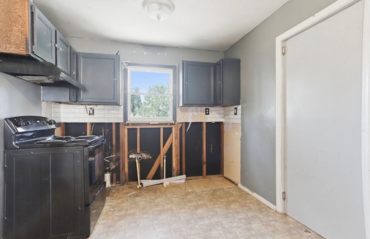 1548 Sylvan Rd Sw - Photo 5 of 11