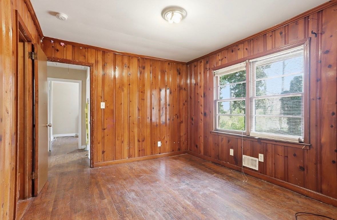 1548 Sylvan Rd Sw - Photo 6 of 11