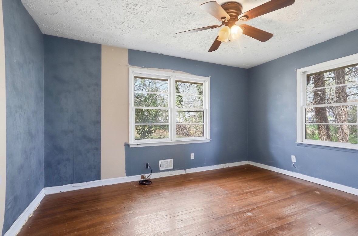 1548 Sylvan Rd Sw - Photo 7 of 11