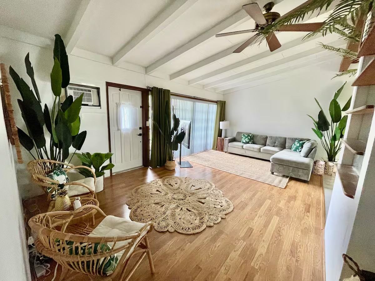 2512 Sugarloaf Ln - Photo 4 of 14