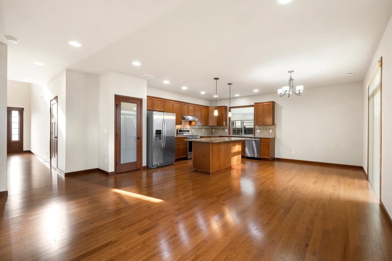 4617 167th St Sw - Photo 3 of 20