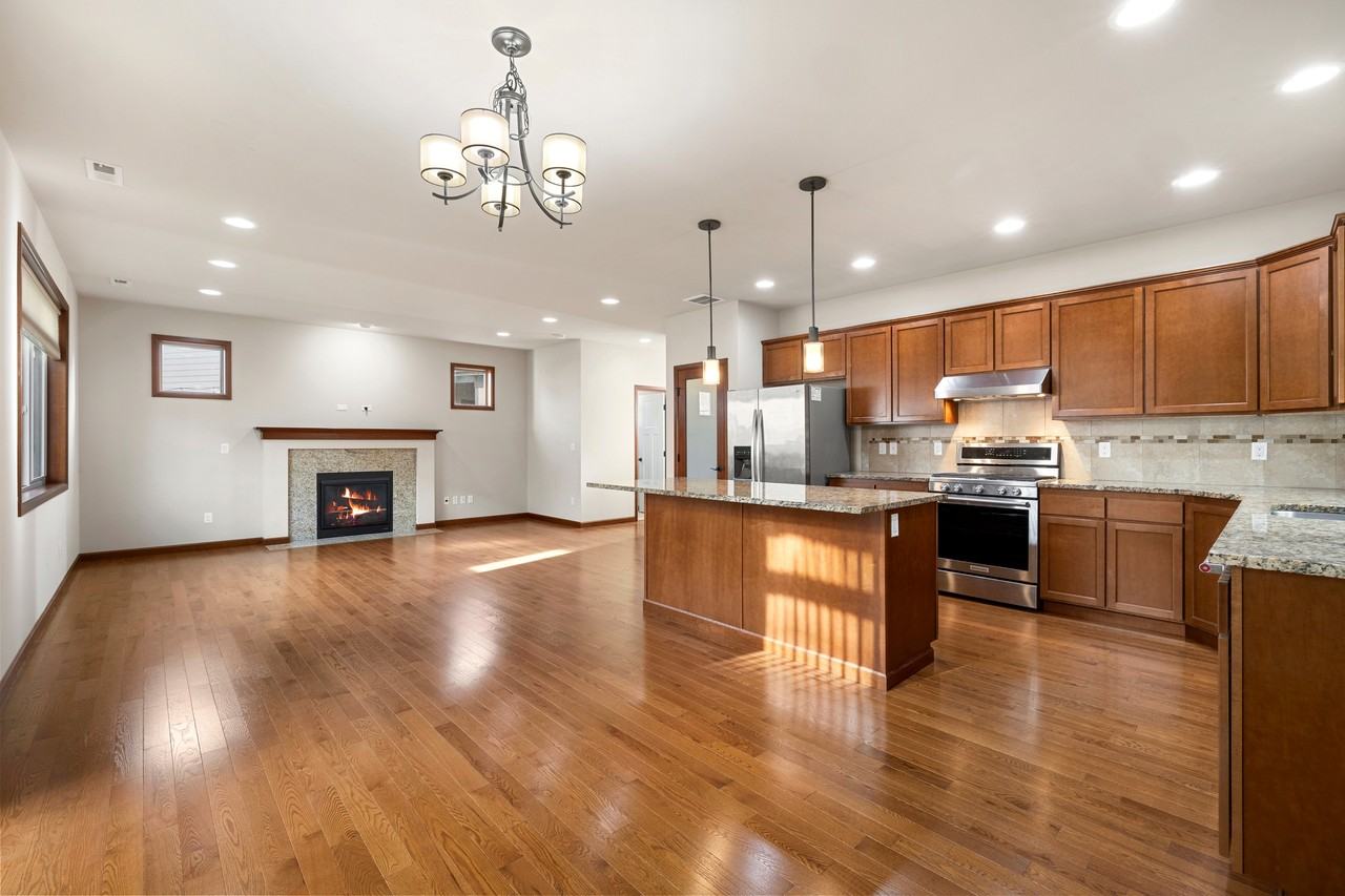 4617 167th St Sw - Photo 4 of 20