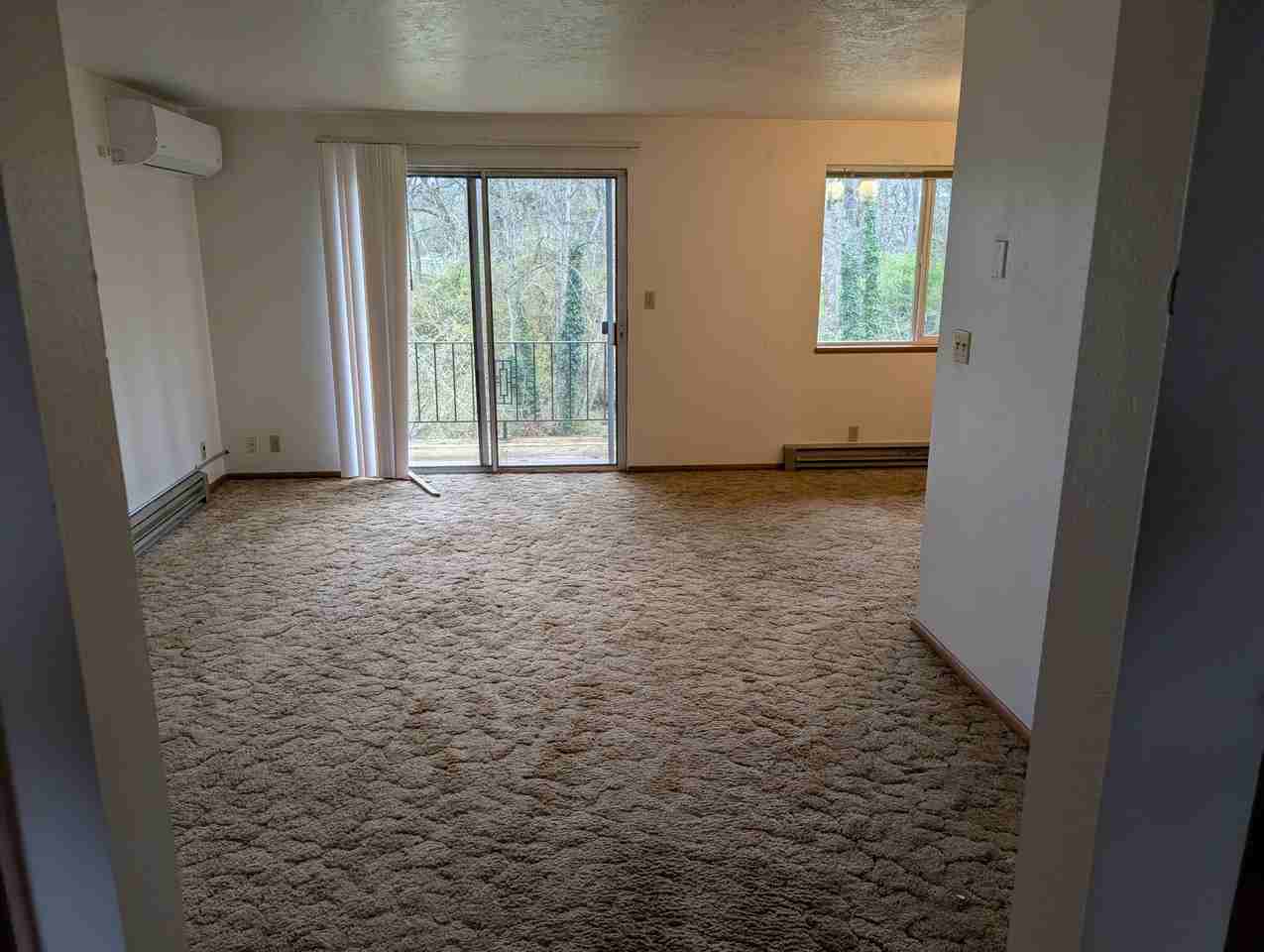 1106 Waller St Se #6 - Photo 2 of 8