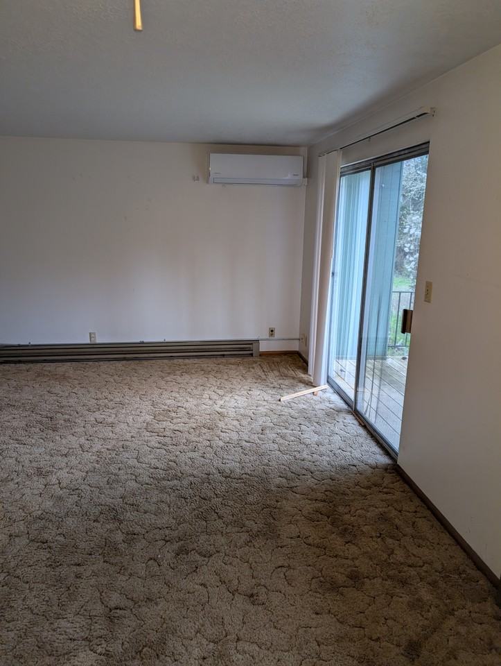 1106 Waller St Se #6 - Photo 4 of 8