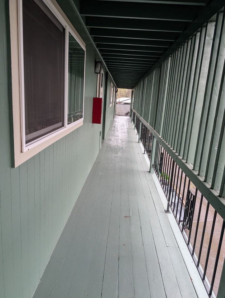 1106 Waller St Se #6 - Photo 5 of 8