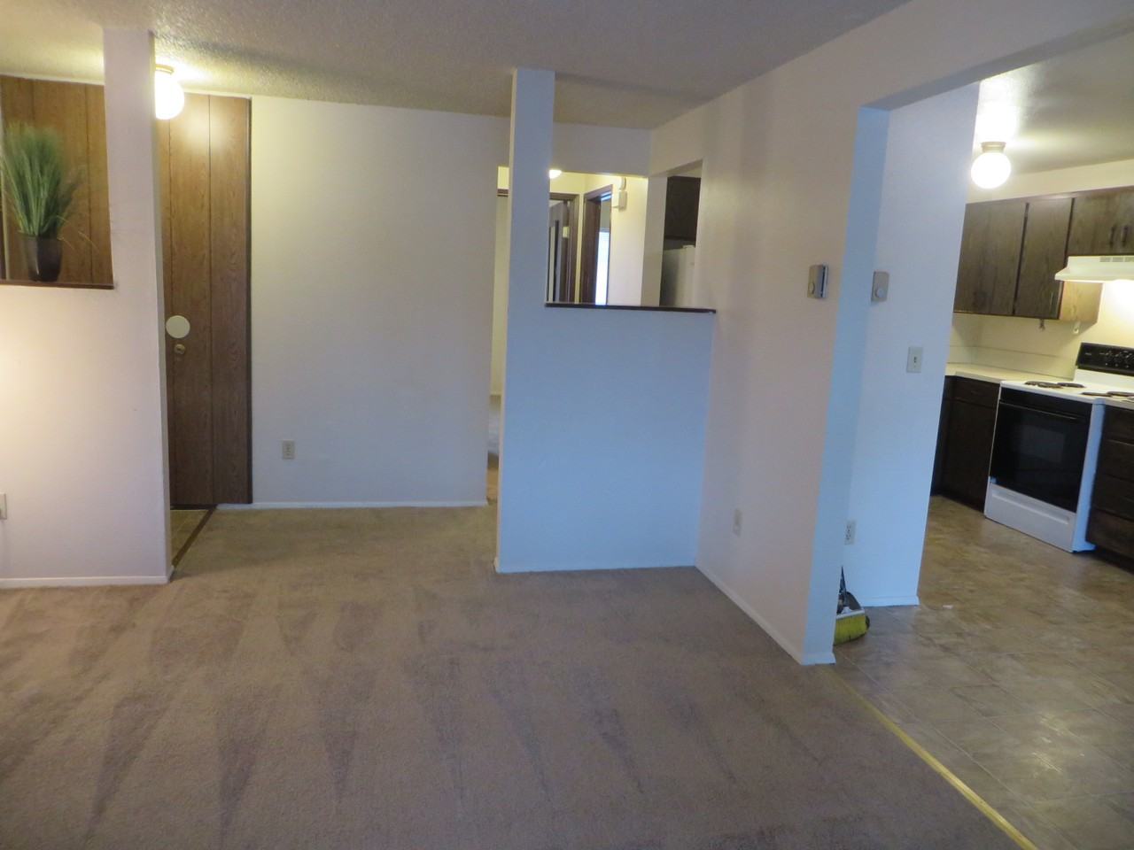 11020 122nd St E #2 - Photo 3 of 9