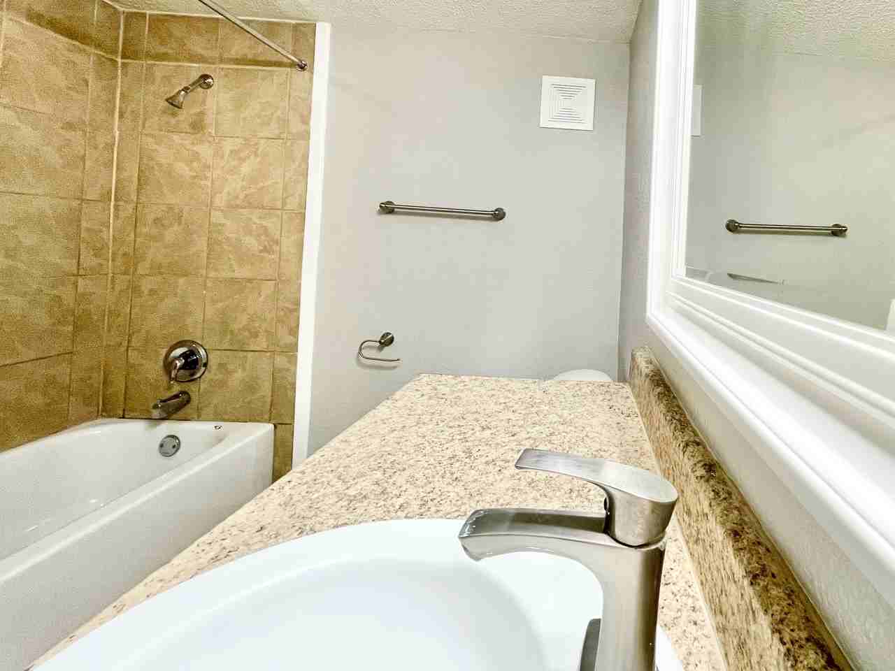 3817 Englewood Cir #3817 - Photo 7 of 19