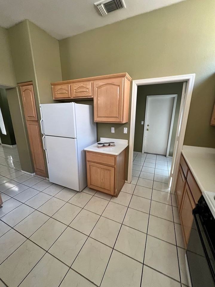 10416 Georgetown Place - Photo 7 of 8