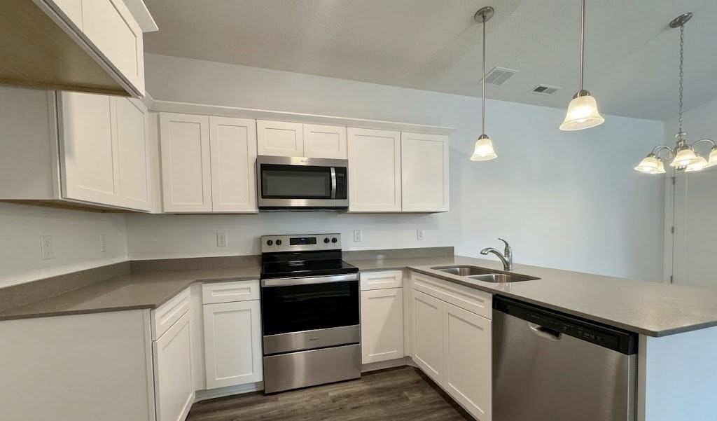 1094 3980 West - Photo 4 of 16