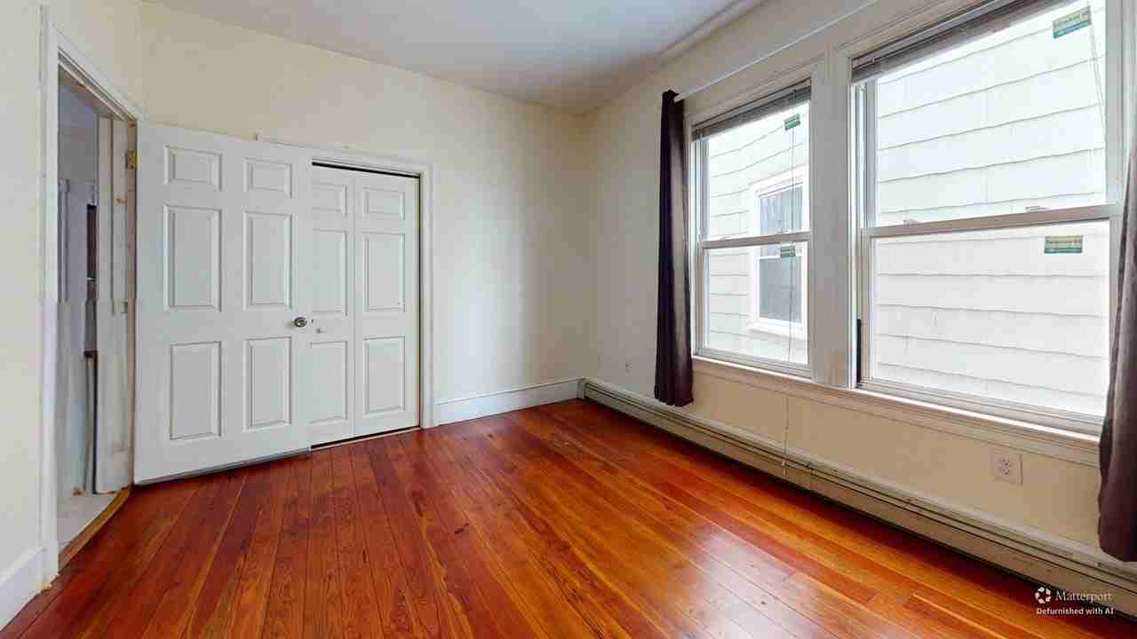 19 Newport St, Boston, MA 02125 - Photo 4 of 13