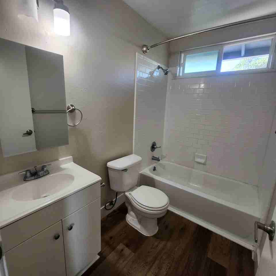 647 Dutton Avenue - Photo 6 of 24