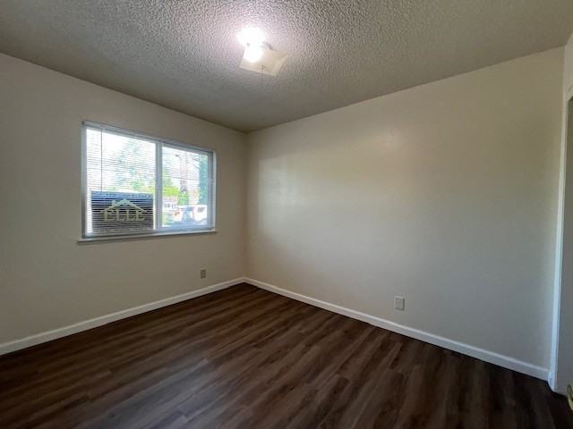 1041 West 9th Street - Photo 7 of 26