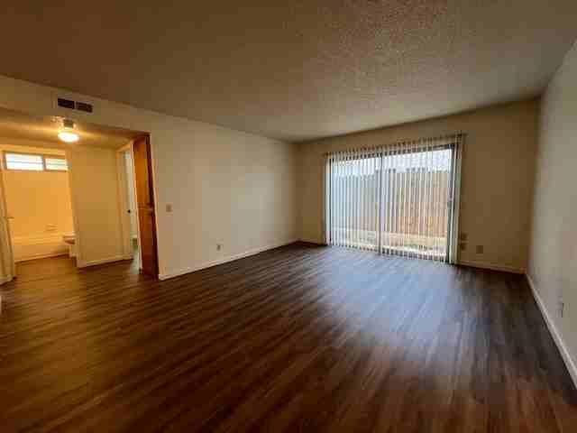 1041 West 9th Street A-D - C #C - Photo 2 of 26