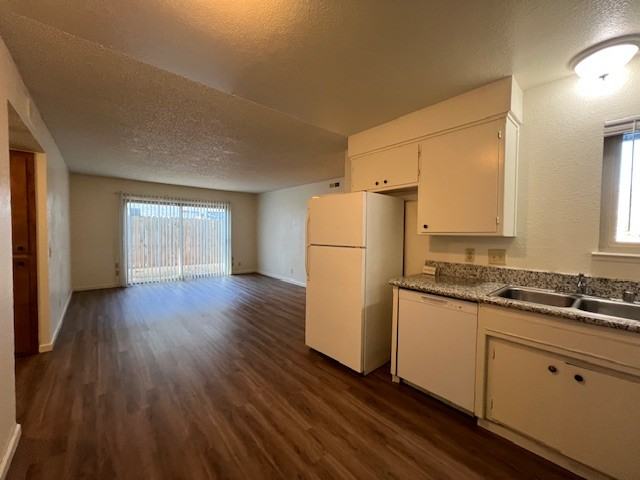 1041 West 9th Street A-D - C #C - Photo 5 of 26