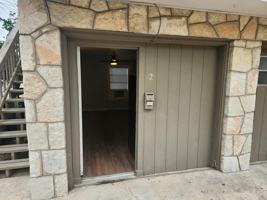 featured image of 203 E Rosewood Ave