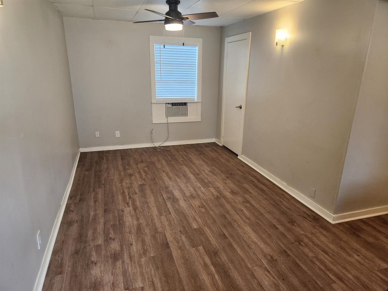 203 East Rosewood Avenue - Photo 2 of 17